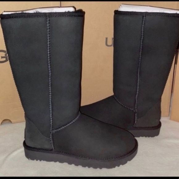 - UGG CLASSIC TALL - Picture 1 of 6